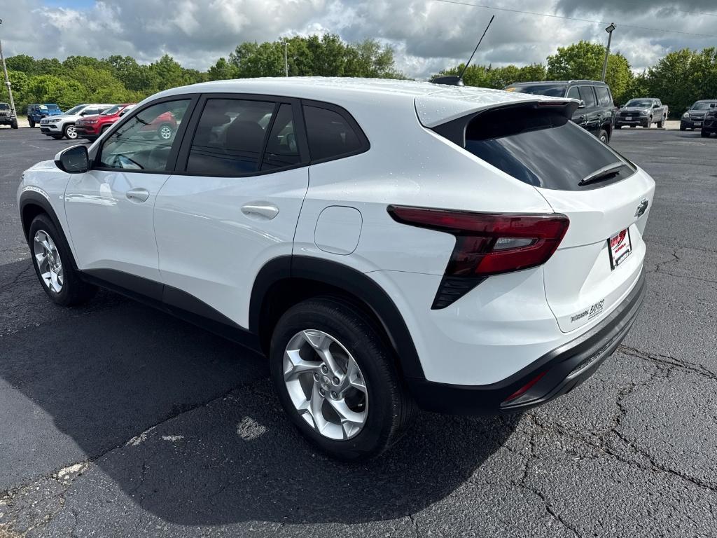 used 2025 Chevrolet Trax car, priced at $25,874