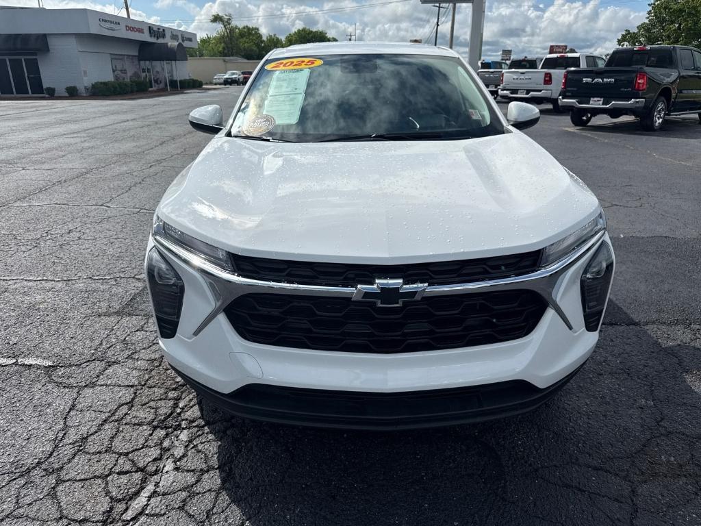 used 2025 Chevrolet Trax car, priced at $25,874