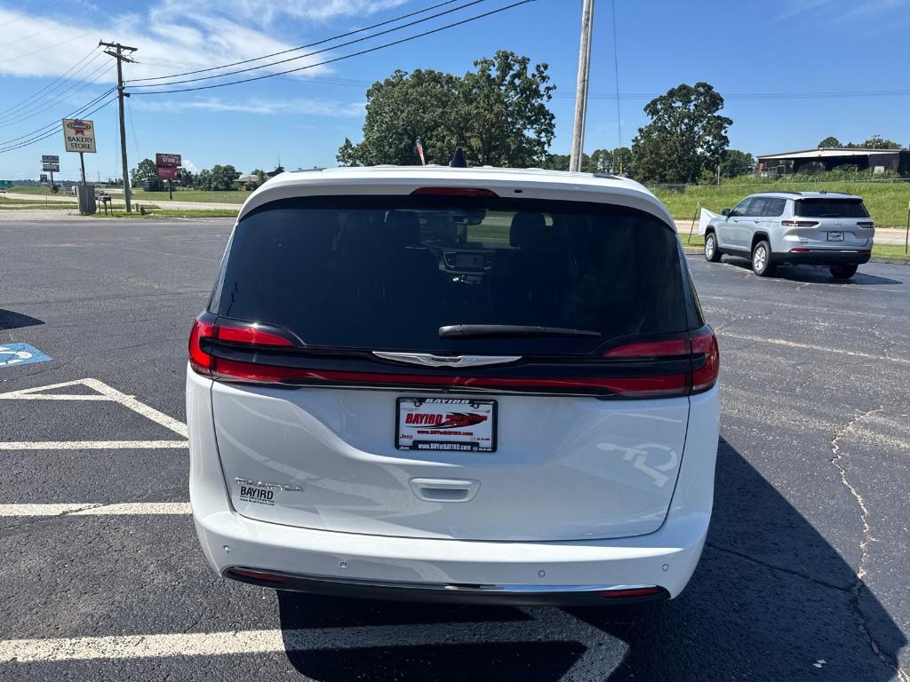 new 2025 Chrysler Pacifica car, priced at $45,725
