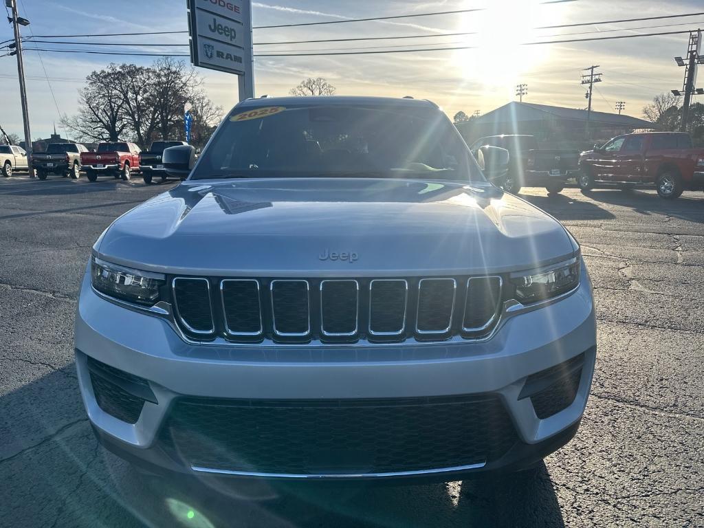 new 2025 Jeep Grand Cherokee car, priced at $41,675