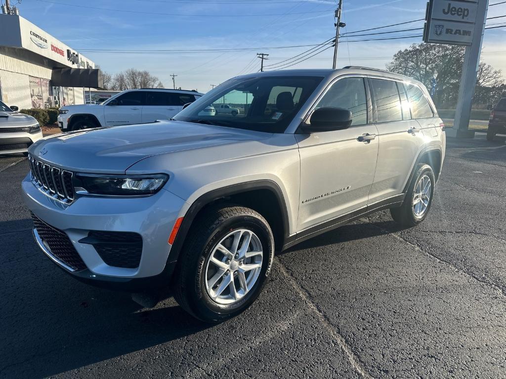 new 2025 Jeep Grand Cherokee car, priced at $41,675