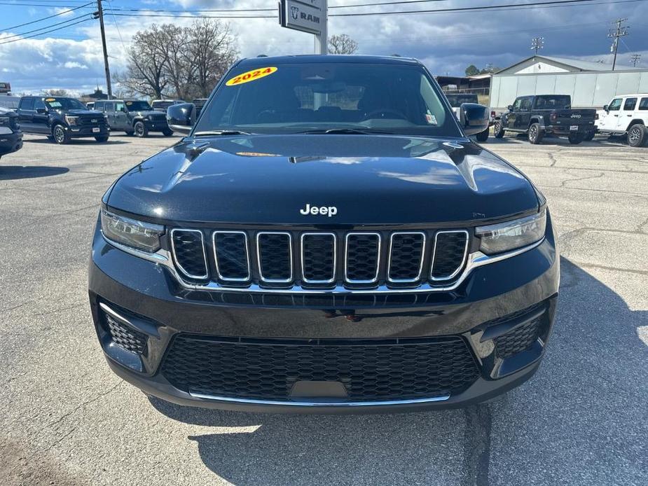 new 2024 Jeep Grand Cherokee car, priced at $42,398