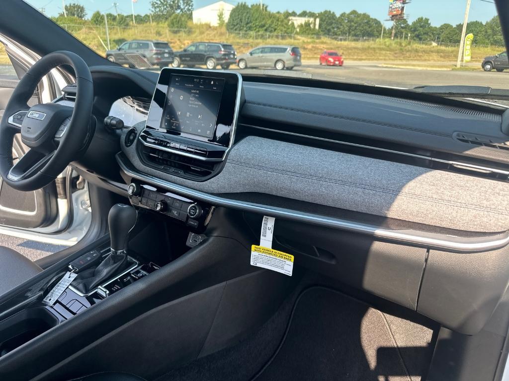 new 2025 Jeep Compass car, priced at $29,904