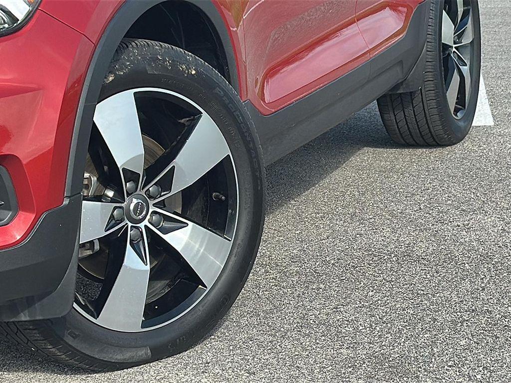 used 2020 Volvo XC40 car, priced at $20,500