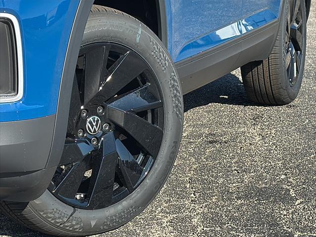 new 2025 Volkswagen Atlas car, priced at $43,660