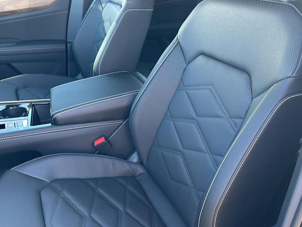 new 2025 Volkswagen Atlas car, priced at $44,816