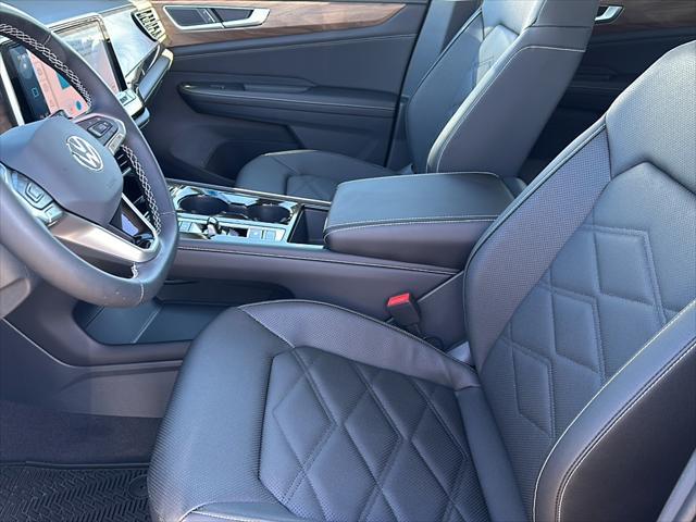 new 2025 Volkswagen Atlas car, priced at $43,660