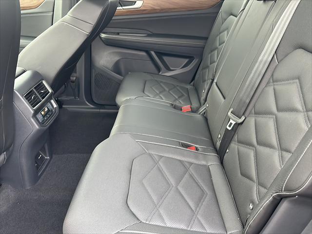 new 2025 Volkswagen Atlas car, priced at $42,574