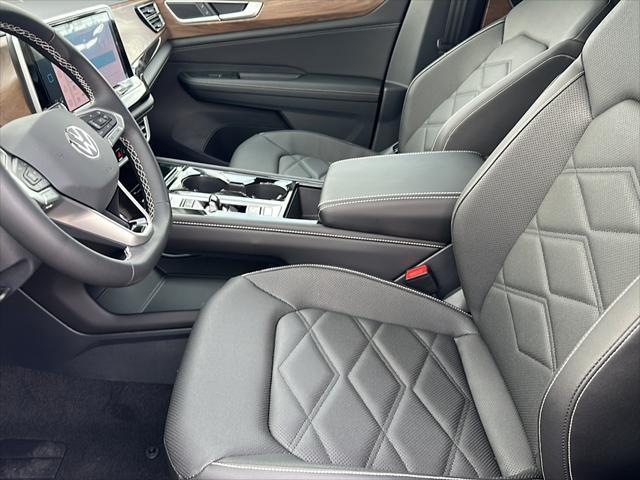 new 2025 Volkswagen Atlas car, priced at $42,574