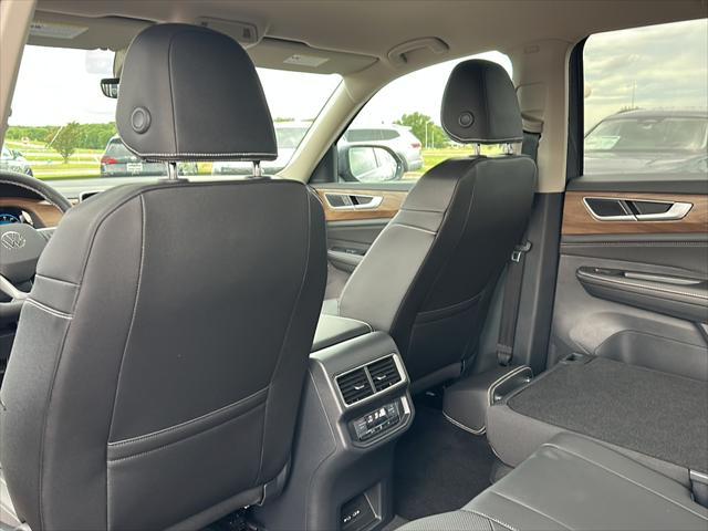 new 2025 Volkswagen Atlas car, priced at $37,323