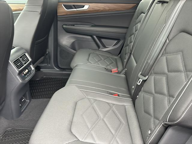 new 2025 Volkswagen Atlas car, priced at $44,989