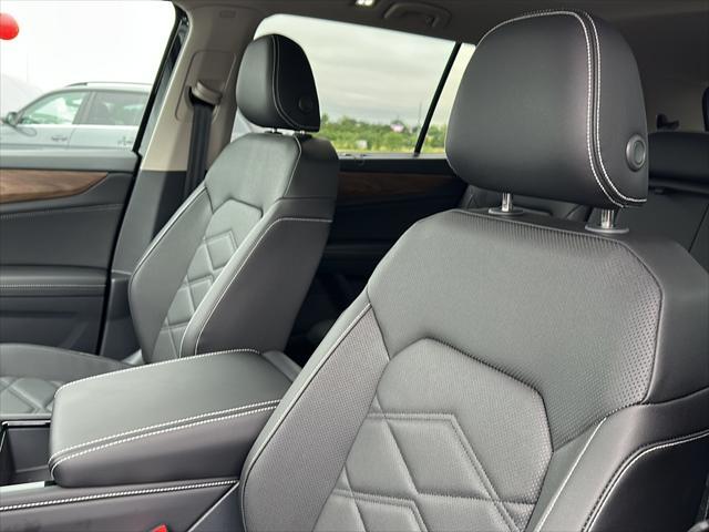 new 2025 Volkswagen Atlas car, priced at $44,989