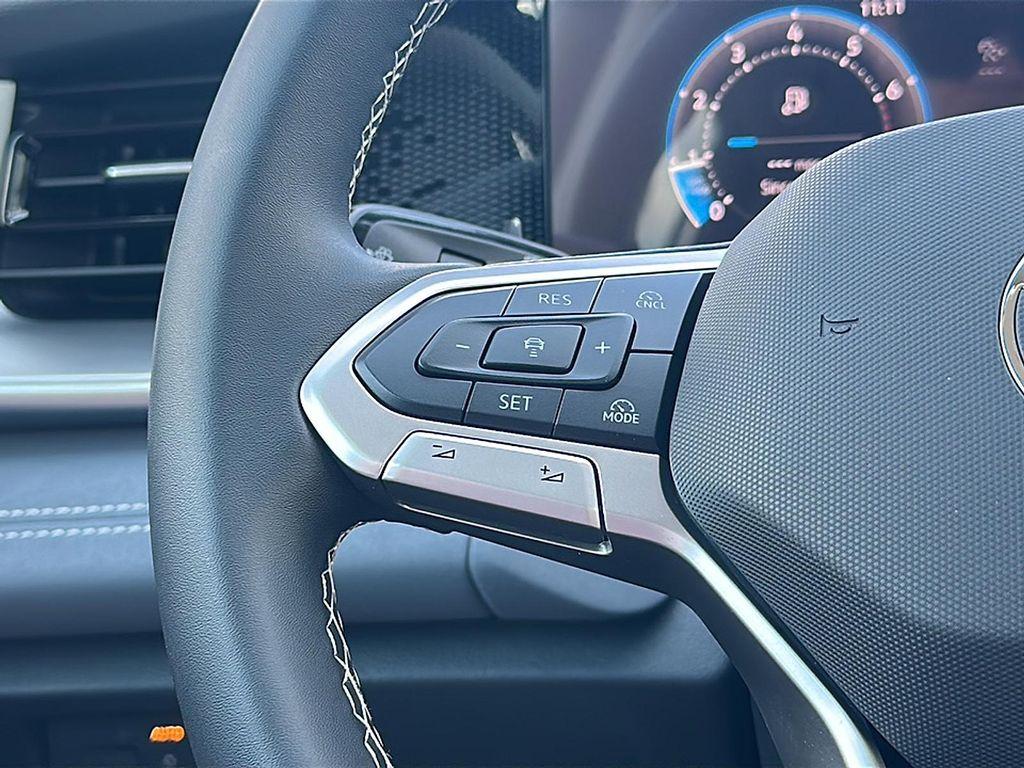 new 2025 Volkswagen Tiguan car, priced at $31,107