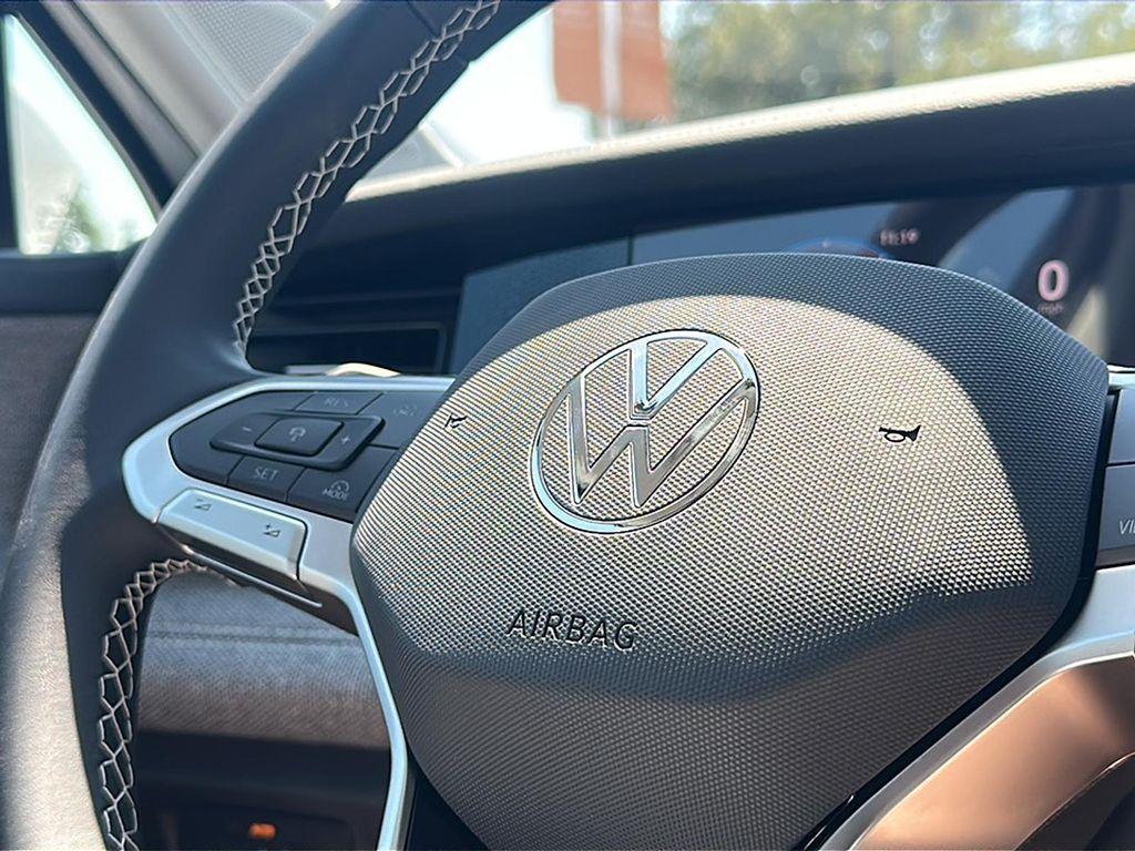 new 2025 Volkswagen Tiguan car, priced at $30,012