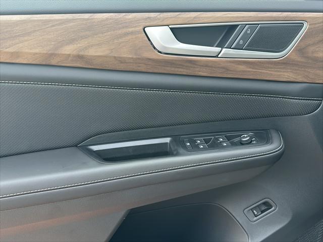 new 2025 Volkswagen Atlas car, priced at $44,711