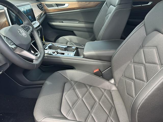 new 2025 Volkswagen Atlas car, priced at $43,574