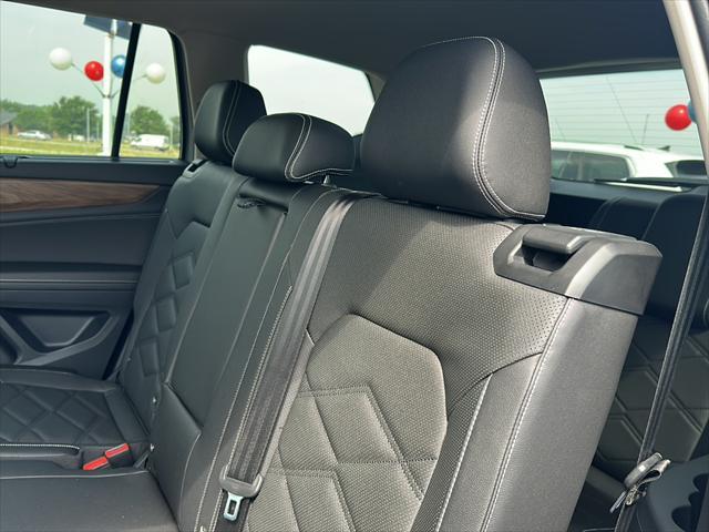 new 2025 Volkswagen Atlas car, priced at $44,711