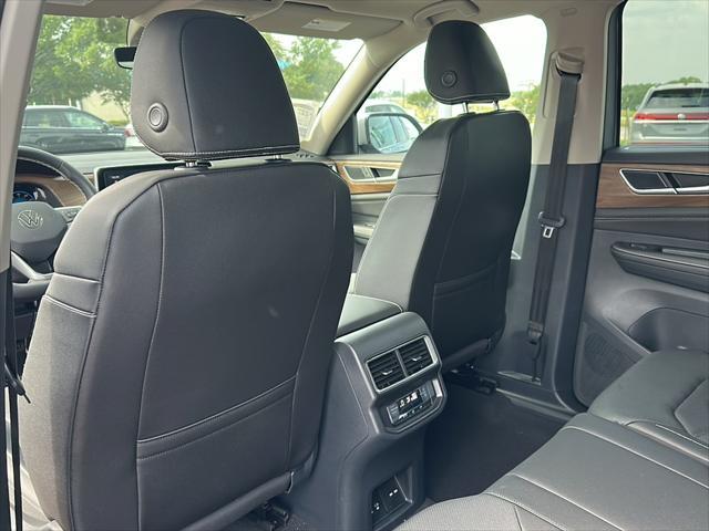 new 2025 Volkswagen Atlas car, priced at $44,711