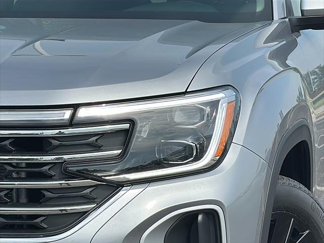 new 2025 Volkswagen Atlas car, priced at $43,574