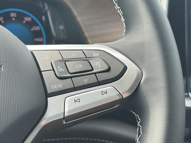 new 2025 Volkswagen Atlas car, priced at $44,711