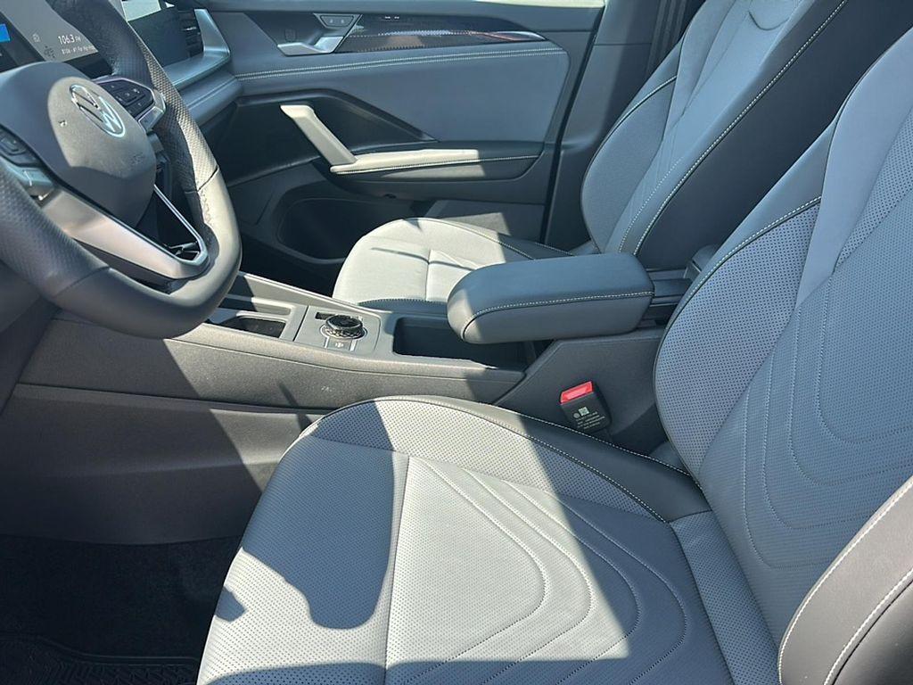 new 2025 Volkswagen Tiguan car, priced at $35,931