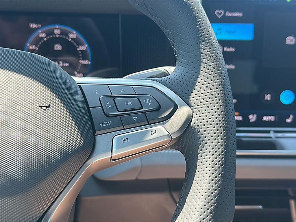 new 2025 Volkswagen Tiguan car, priced at $35,931