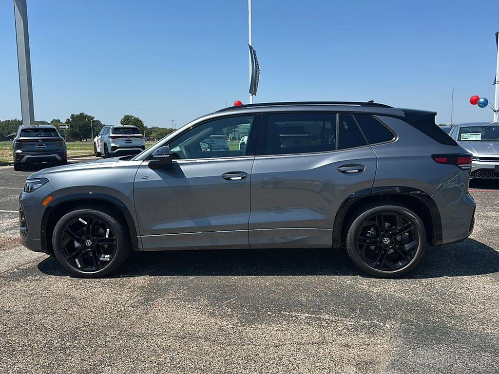 new 2025 Volkswagen Tiguan car, priced at $35,931