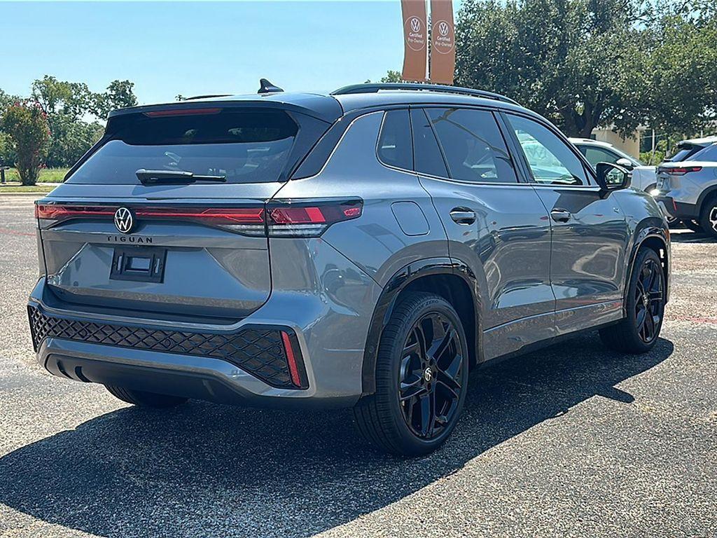 new 2025 Volkswagen Tiguan car, priced at $35,931
