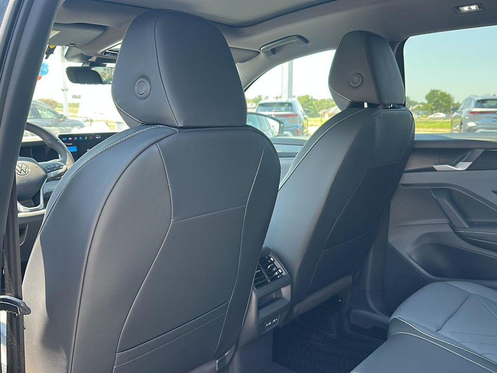new 2025 Volkswagen Tiguan car, priced at $35,931