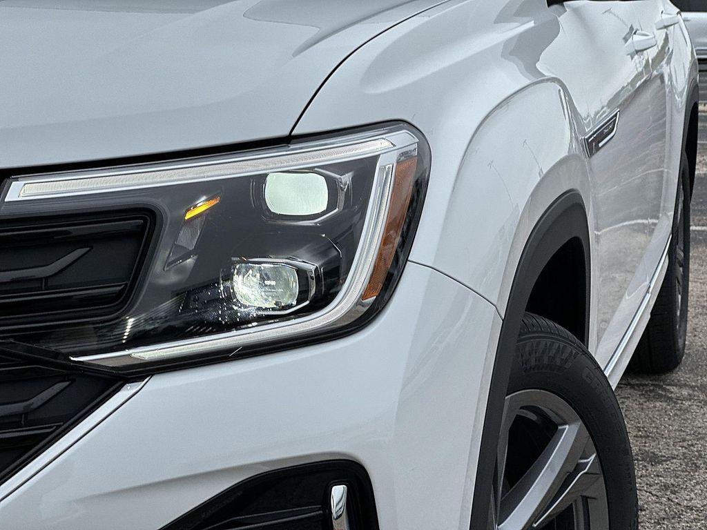 new 2024 Volkswagen Atlas Cross Sport car, priced at $52,226