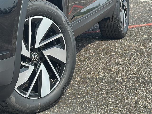 new 2025 Volkswagen Atlas car, priced at $42,700