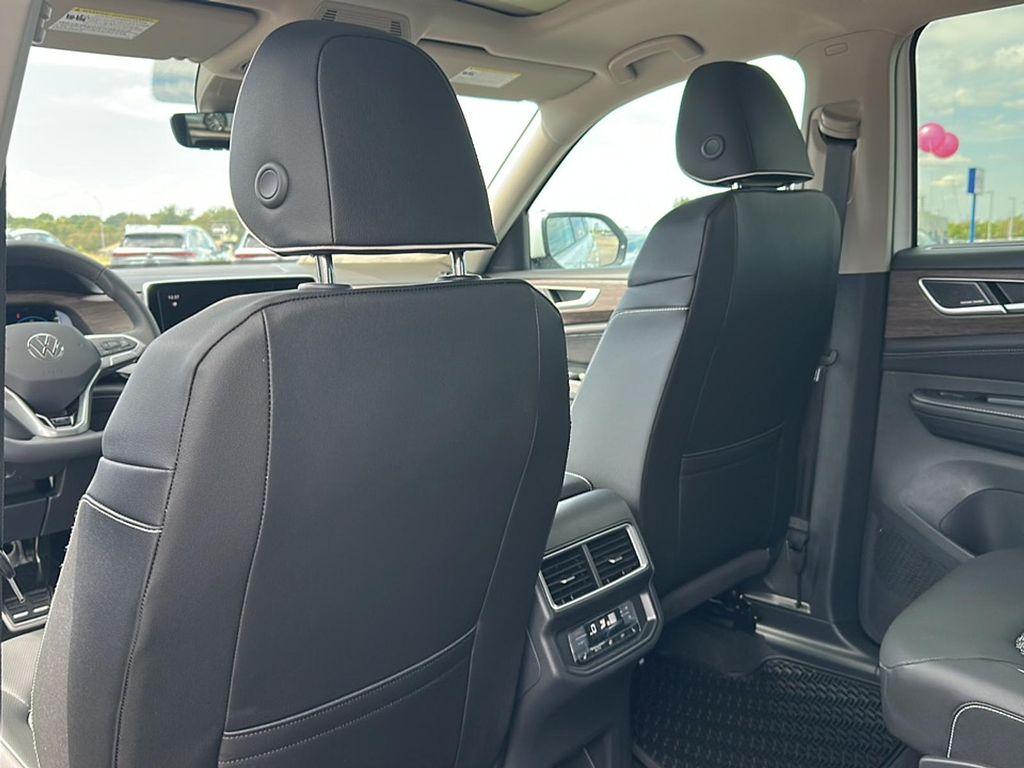 new 2026 Volkswagen Atlas car, priced at $54,372