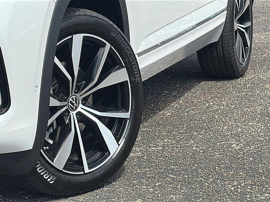 new 2026 Volkswagen Atlas car, priced at $54,372
