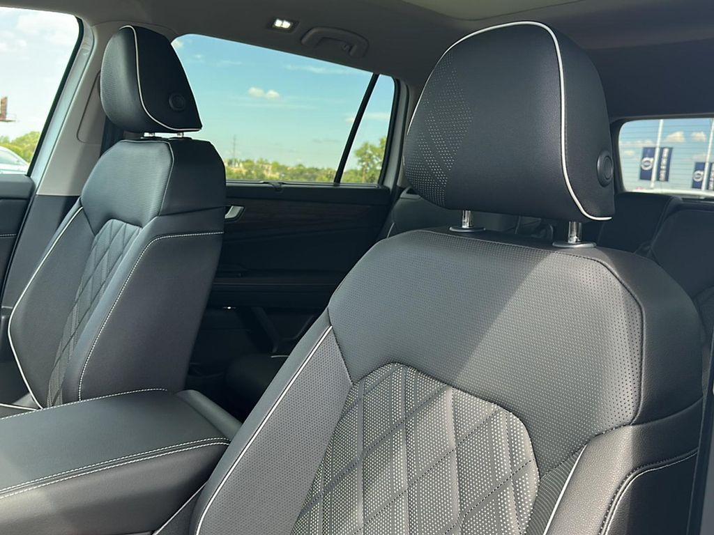 new 2026 Volkswagen Atlas car, priced at $54,372