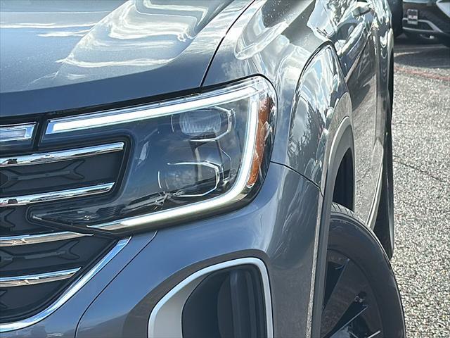 new 2025 Volkswagen Atlas car, priced at $44,327