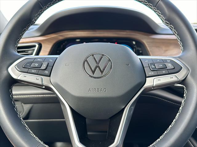 new 2025 Volkswagen Atlas car, priced at $44,327