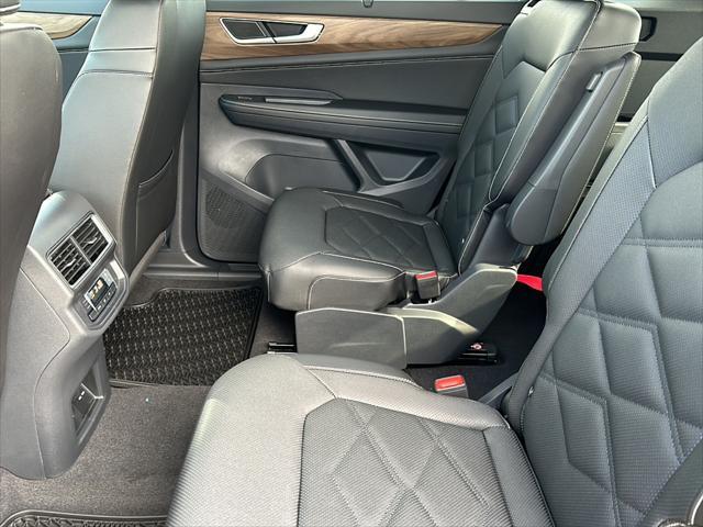 new 2025 Volkswagen Atlas car, priced at $44,327