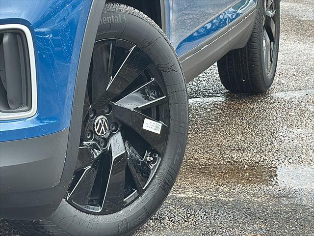 new 2025 Volkswagen Atlas car, priced at $44,327