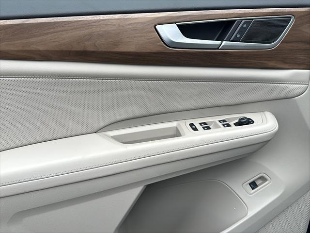 new 2025 Volkswagen Atlas car, priced at $44,327