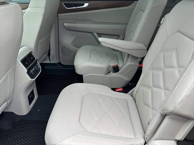 new 2025 Volkswagen Atlas car, priced at $44,327