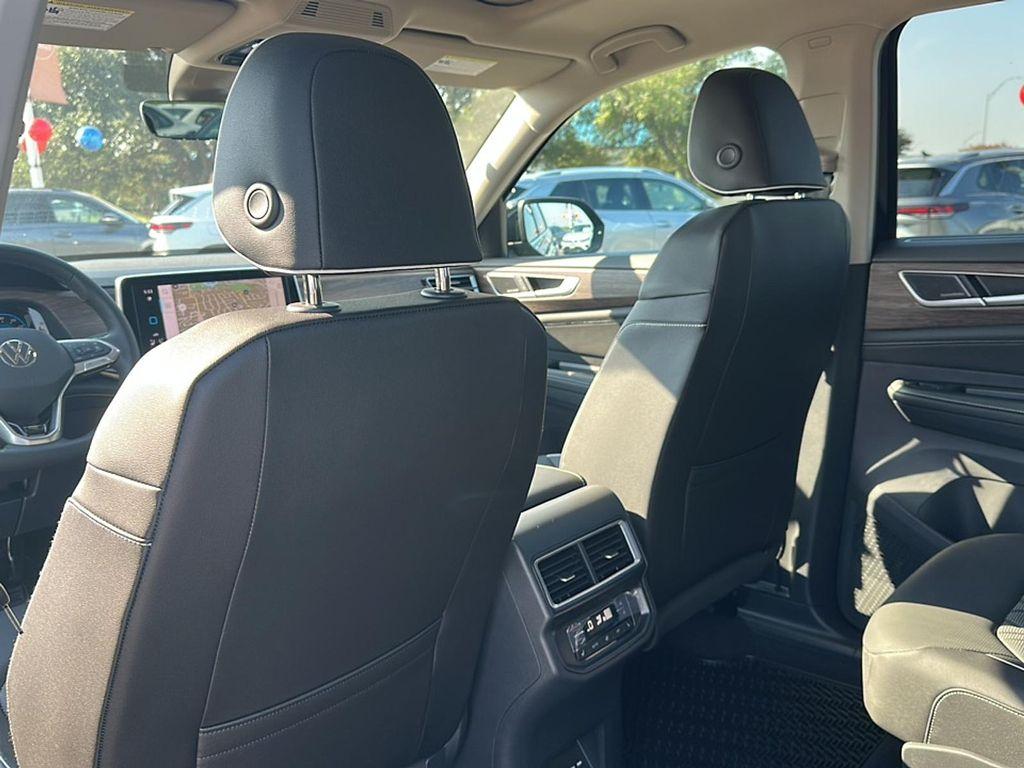 new 2026 Volkswagen Atlas car, priced at $53,439