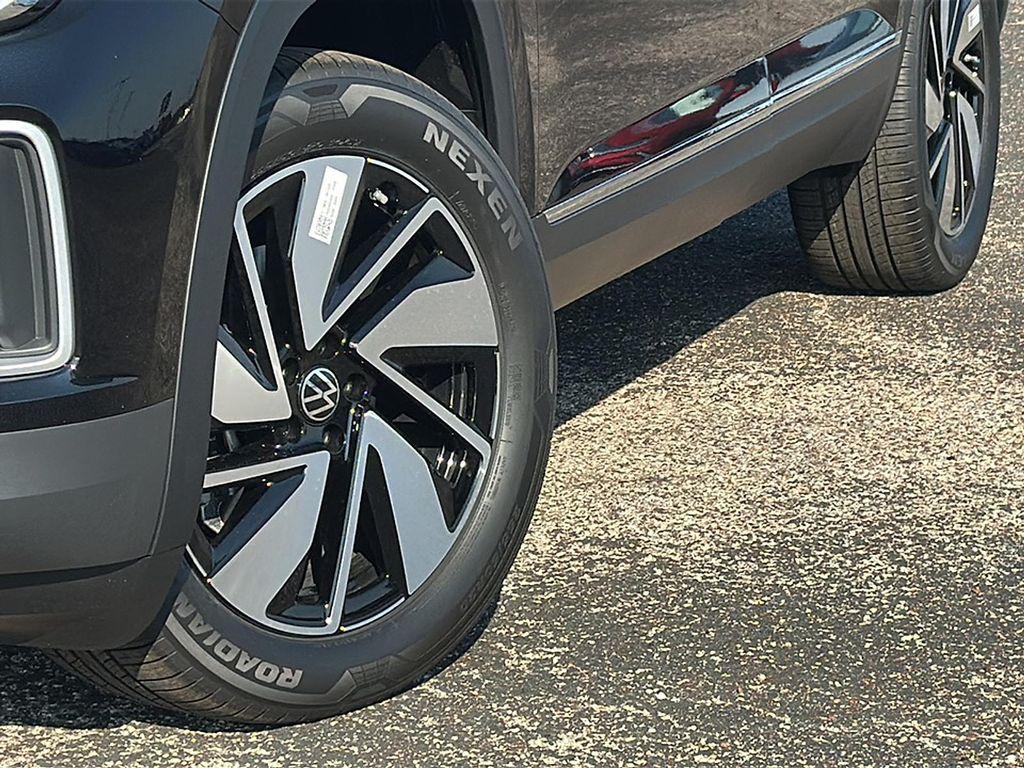 new 2026 Volkswagen Atlas car, priced at $48,020