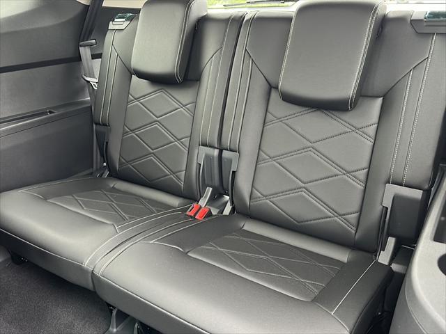 new 2025 Volkswagen Atlas car, priced at $44,548