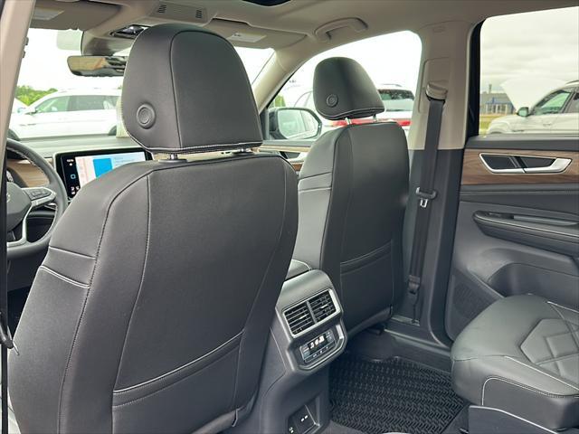 new 2025 Volkswagen Atlas car, priced at $44,548