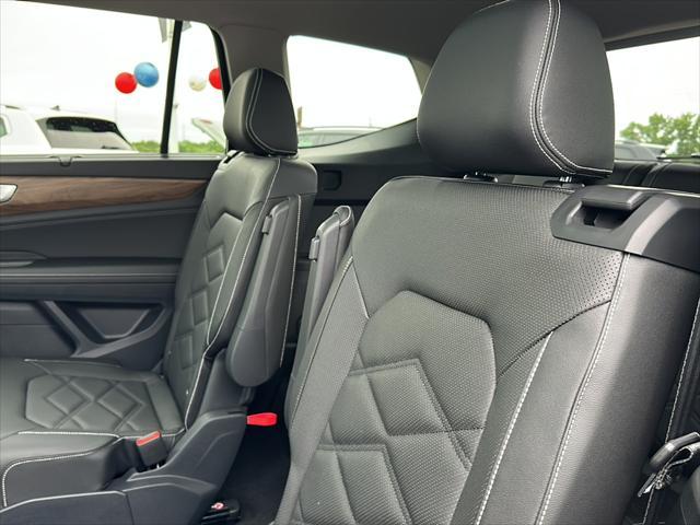 new 2025 Volkswagen Atlas car, priced at $44,548