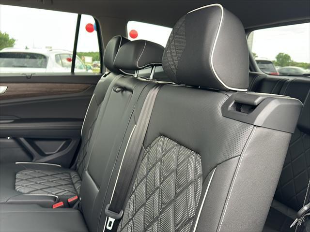 new 2025 Volkswagen Atlas car, priced at $52,728