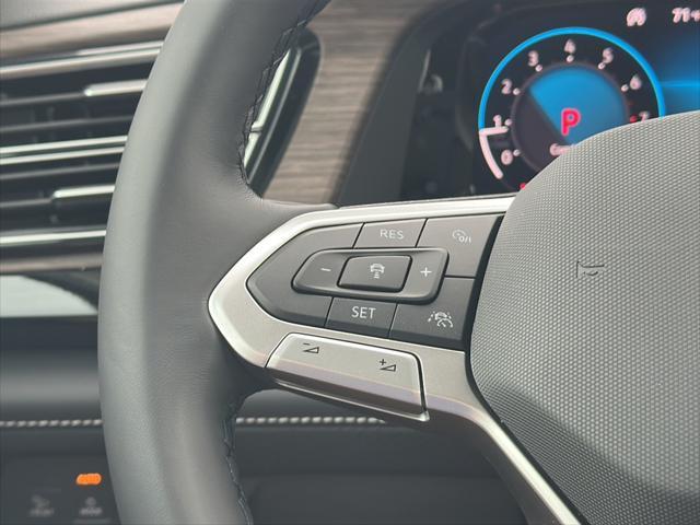 new 2025 Volkswagen Atlas car, priced at $52,728
