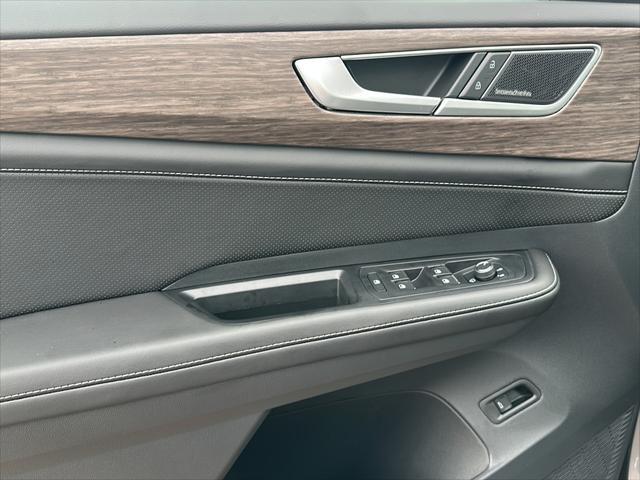 new 2025 Volkswagen Atlas car, priced at $52,728
