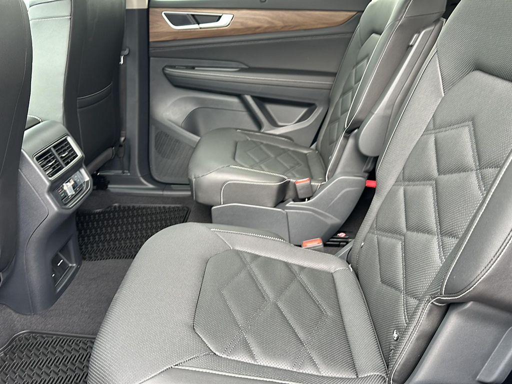 new 2025 Volkswagen Atlas car, priced at $45,414