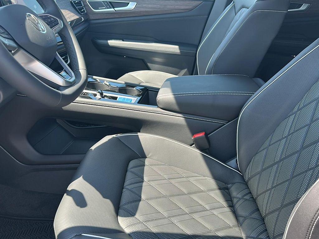 new 2026 Volkswagen Atlas car, priced at $54,711